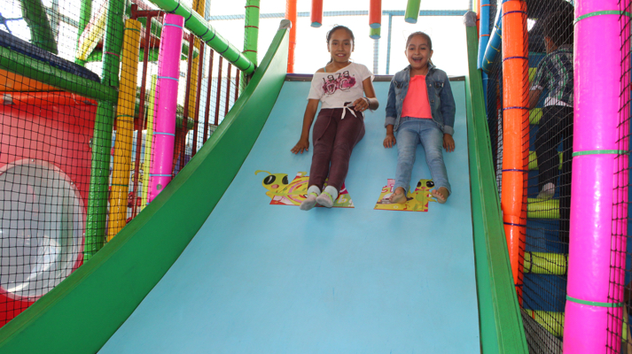 Juegos Infantiles en Salón Divertixubys